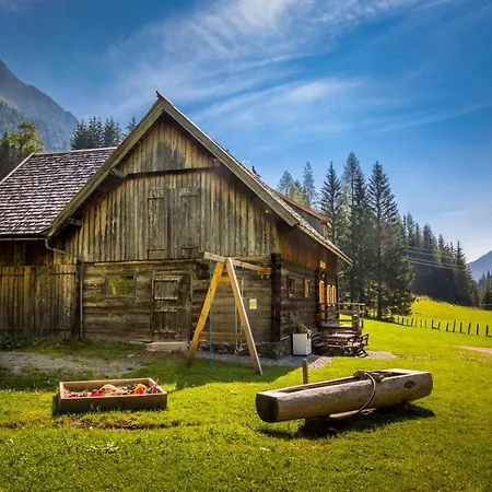 Hauserlhuette Holiday home Zederhaus